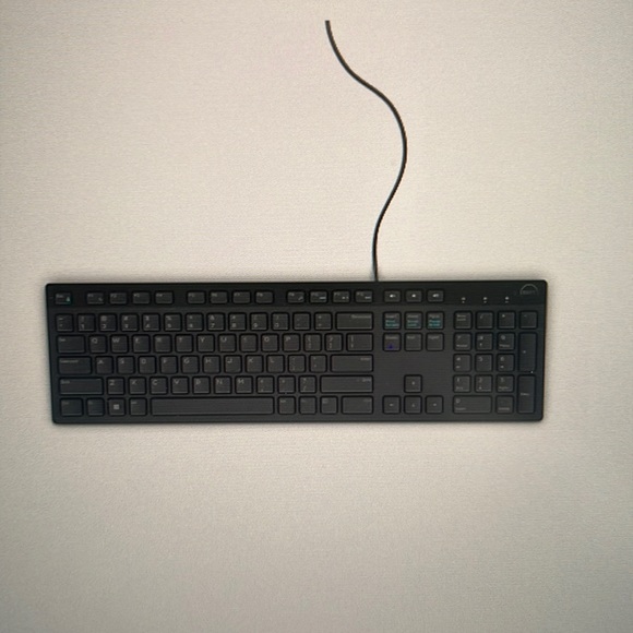 SOLD New in Box Dell Multimedia Keyboard - Picture 1 of 2